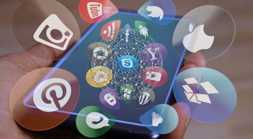 Stra-target social media integration Service 1 Stra-target social media integration Service 1